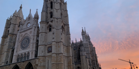 El Ayuntamiento de León comienza un piloto para monitorizar el CO2 en el interior de espacios públicos