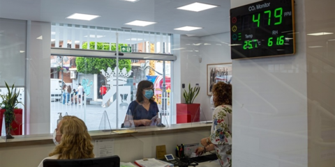 Los edificios municipales de Mislata disponen de medidores de CO2 para controlar la calidad del aire interior