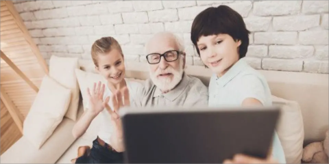 El telefonillo inteligente de Qvadis facilita la monitorización de las personas mayores o dependientes