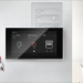 La pantalla táctil ABB RoomTouch permite a los centros sanitarios gestionar los dispositivos inteligentes