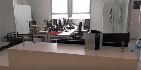 Las sedes judiciales valencianas mejoran la accesibilidad para las personas con discapacidad auditiva