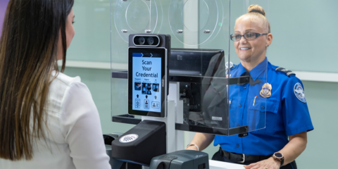 Sistema de reconocimiento facial para la identificación de pasajeros en la aerolínea American Airlines