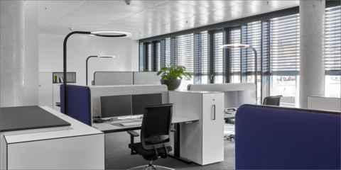 El edificio Volksbank Freiburg implementa las luminarias inteligentes para oficina de Zumtobel