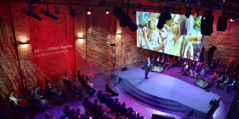 El evento ABB Experience reunió a distribuidores de material eléctrico para abordar los retos del sector