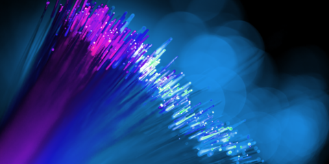 La USTC logra almacenar bajo demanda qubits fotónicos usando redes de fibra óptica