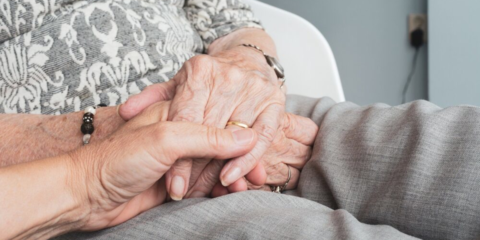 El nuevo servicio de teleasistencia de Madrid incluirá los últimos avances tecnológicos