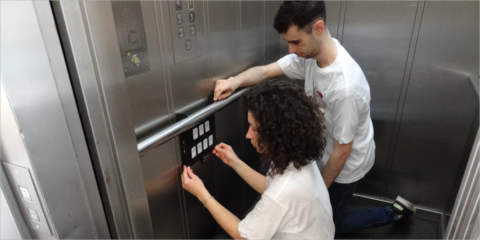 La Universidad de Lleida desarrolla un dispositivo IoT que permite llamar al ascensor con códigos QR