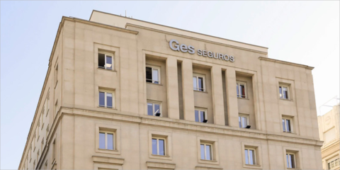 Los sistemas de regulación constante de Dinuy optimizan el uso de la luz del edificio GES Seguros