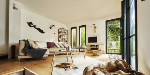 Confort, sostenibilidad y ahorro energético con el enchufe inteligente y la aplicación de Delta Dore