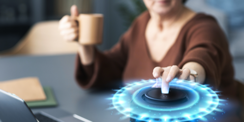 La Comunidad de Madrid usará sistemas inteligentes de voz para mejorar la teleasistencia