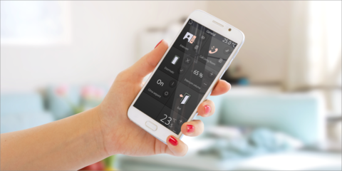 Gestión de la vivienda inteligente con la aplicación y el sistema de control de voz de Zennio