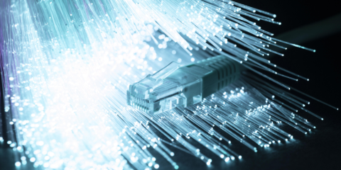 La IEC publica la versión comentada de la norma sobre los métodos de medición de fibras ópticas