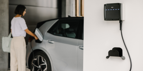 El nuevo cargador de vehículo eléctrico Simon SM34 impulsa la movilidad eléctrica en los hogares