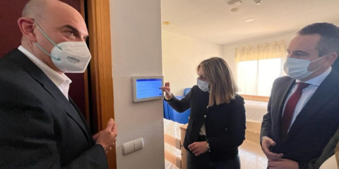 Un sistema de digitalización mejorará la atención de los usuarios de una residencia de Murcia