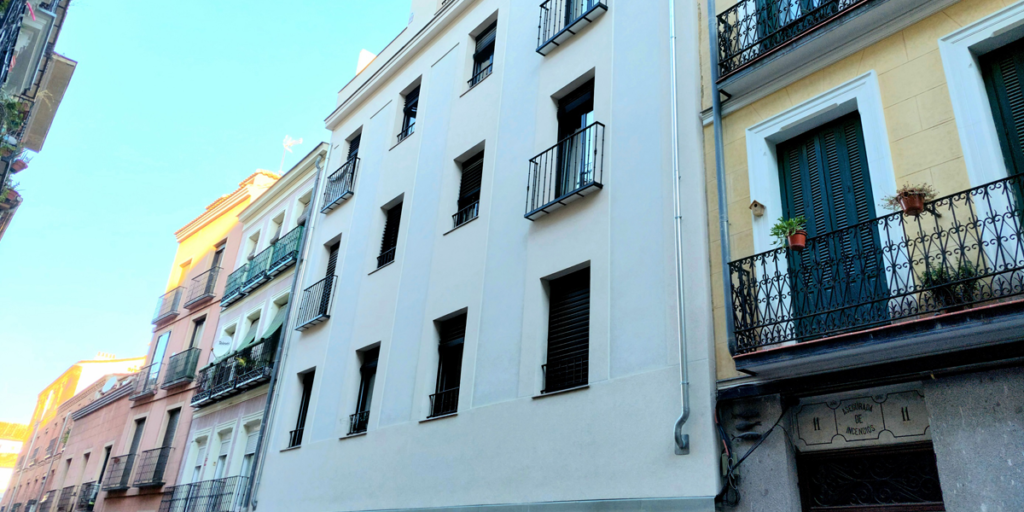 Comunidad residencial Tres peces de Madrid.