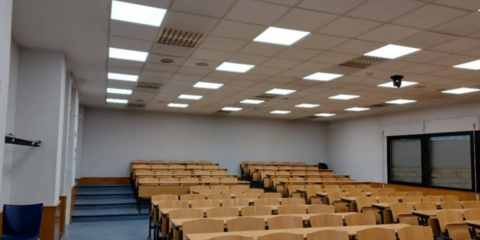La URJC instala luminarias LED con control IoT para gestionar la iluminación en las aulas