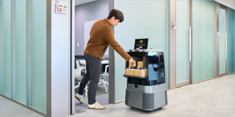 Robots autónomos para la entrega de pedidos, estacionamiento y carga de vehículos eléctricos