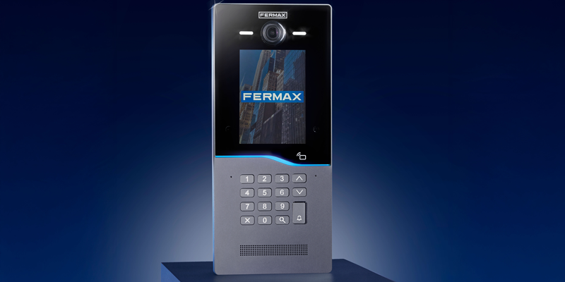 Fermax lanza CORA, su nueva placa de calle con conectividad 4G de serie