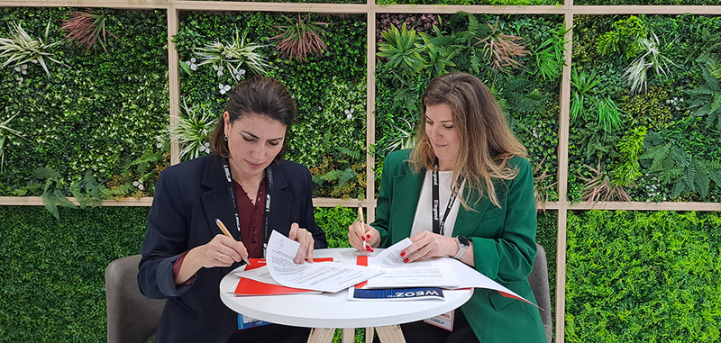 Amélie Zegmout, directora general de Legrand Iberia, y Mª Carmen González, directora general corporativa de Airzone.