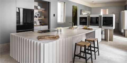 El espacio Hisense Forward de Casa Decor integra el panel Gira 1 para centralizar el control de los sistemas