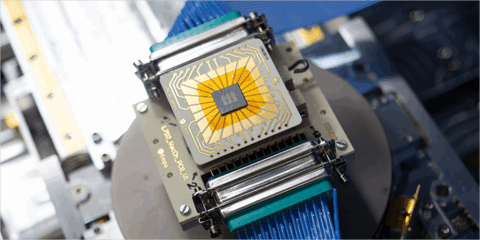 Crean un sistema electromecánico para aplicar tensión mecánica a nanomateriales para sensores