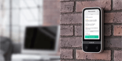 La actualización del firmware del KeyPad TouchScreen Jeweller de Ajax incluye el historial de alarmas