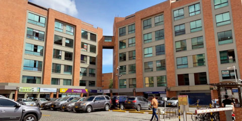 Dnake mejora el acceso en un complejo de 90 oficinas con intercomunicación inteligente