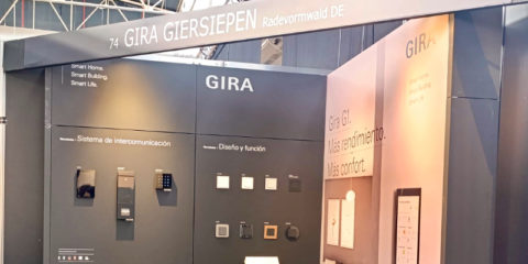 Gira lleva su nueva generación de control táctil para edificios inteligentes a Architect at Work 2025