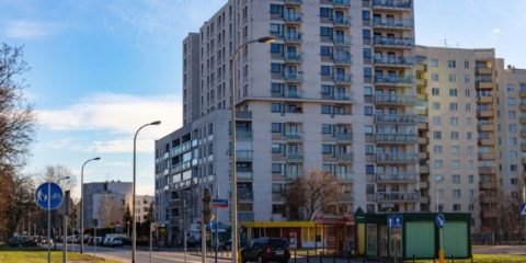 Un edificio en Varsovia optimiza la seguridad con intercomunicación y reconocimiento facial de Dnake