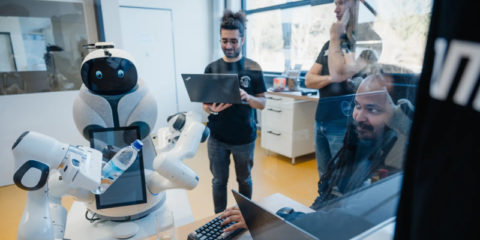 Investigadores de Múnich presentan el nuevo asistente robótico Garmi para el ámbito asistencial