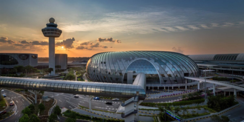 El Aeropuerto Changi de Singapur incorpora inteligencia artificial, robótica, automatización y biometría facial en sus operaciones