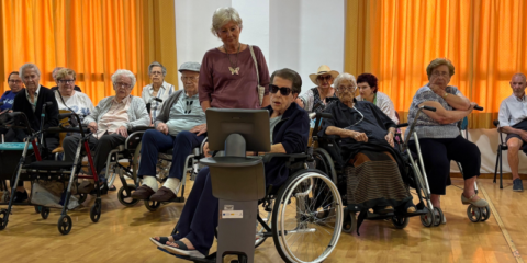 Castilla-La Mancha incorpora robots sociales para mejorar la atención a personas dependientes