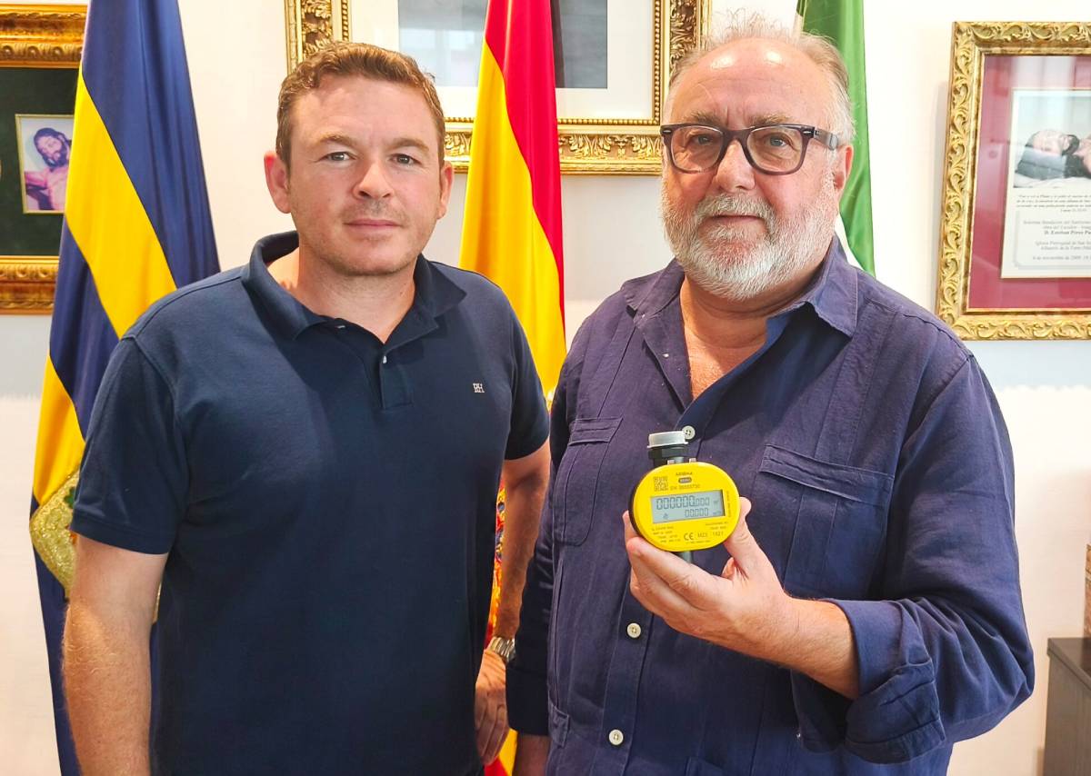 Joaquín Villanova y Abel Perea presentan en Alhaurín de la Torre la licitación de contadores inteligentes de agua