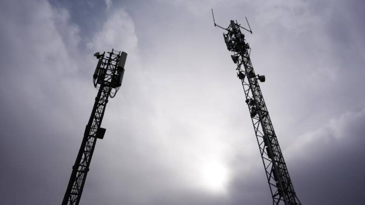 redes terrestres, móviles y por satélite