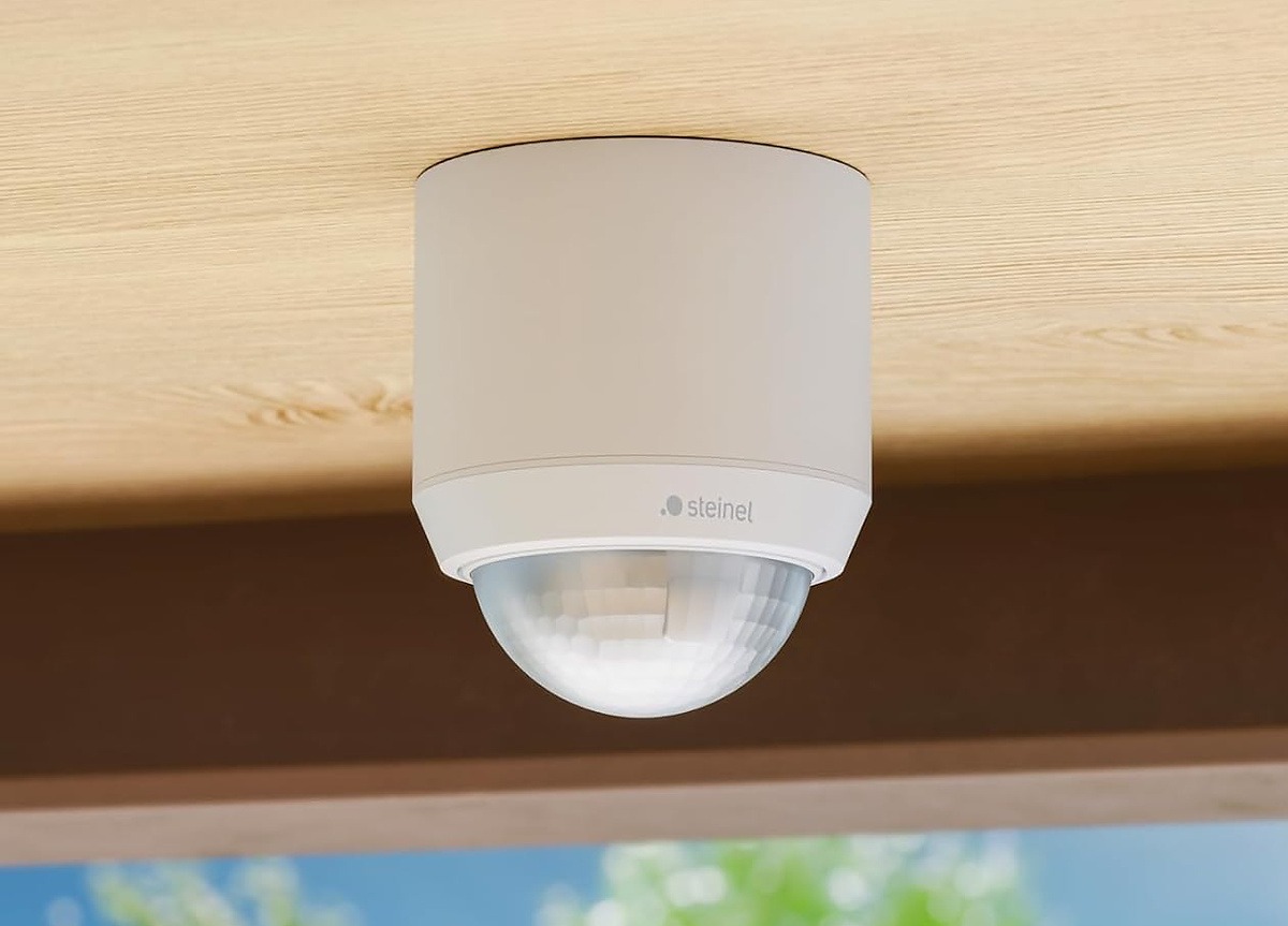 Detectores de movimiento Simon Sensor Pro con tecnología Eagle Eye para instalaciones profesionales de iluminación.