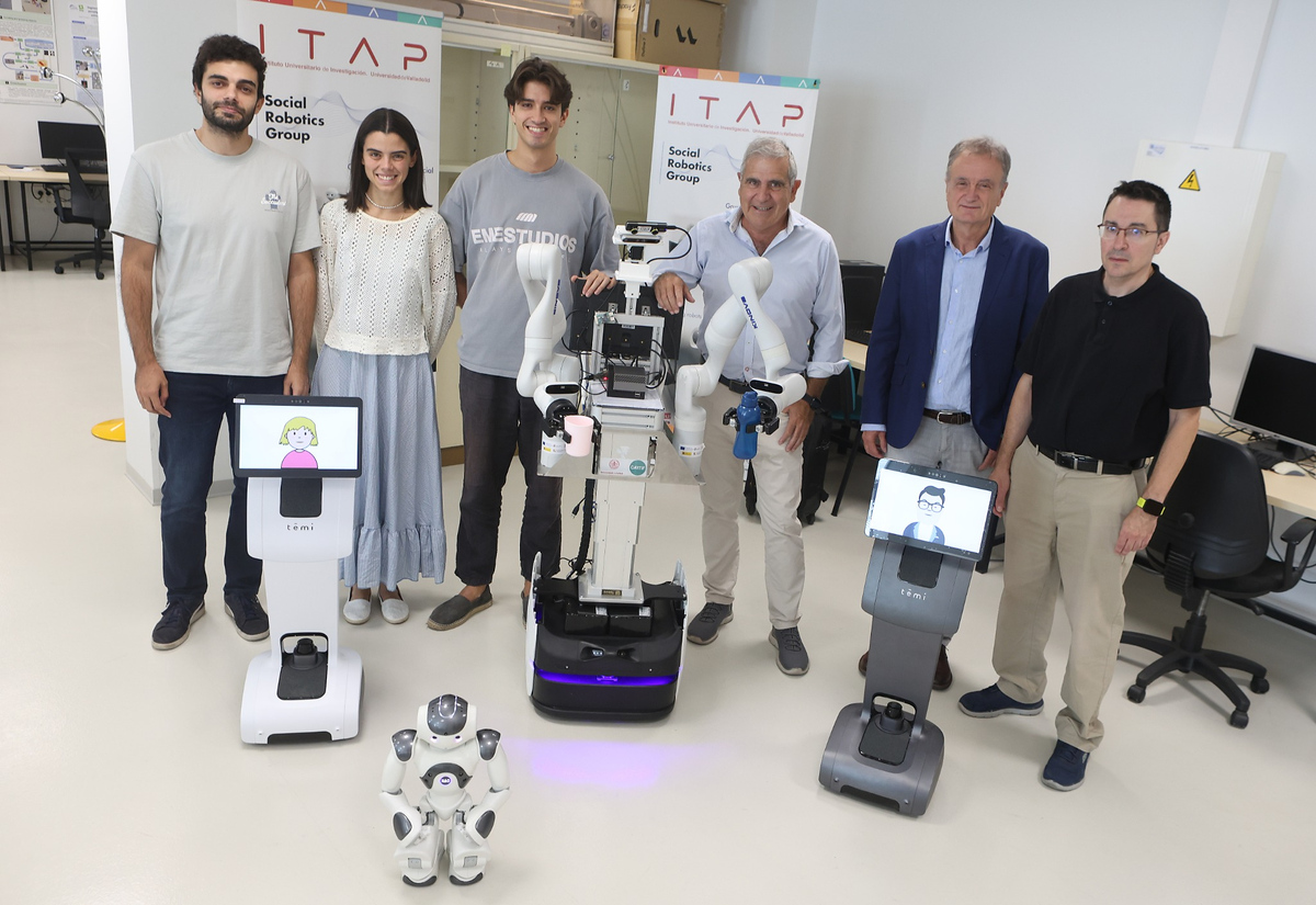 La Universidad de Valladolid desarrolla un robot al servicio de las personas mayores en el hogar
